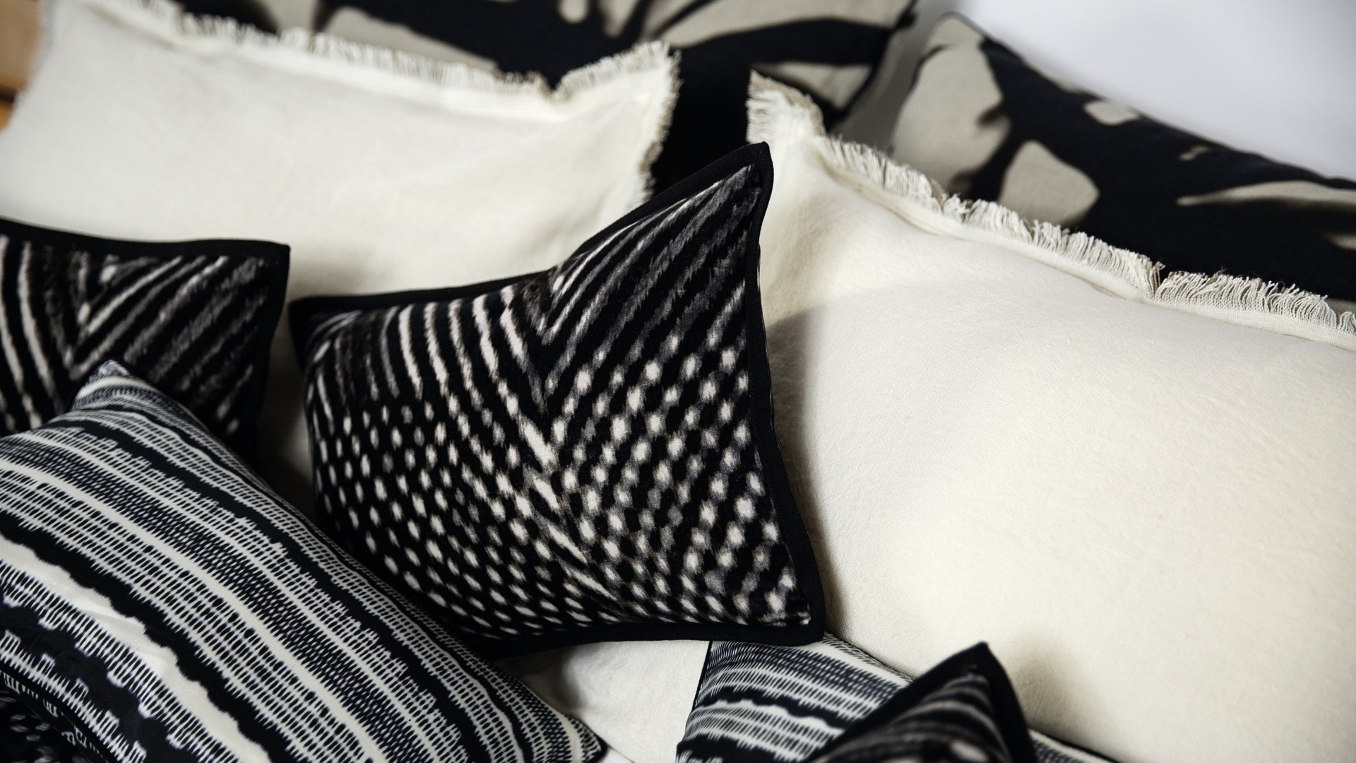 ELITIS Kissen Heimtextilien roomservice Wohnaccessoires Concept Store Dornbirn
