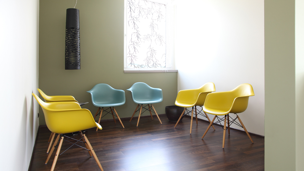 roomservice ordination warteraum farrow & ball farbgestaltung