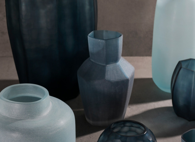 Guaxs Vasen Teelichter Leuchten Roomservice Concept Store farbige Vasen Dornbirn