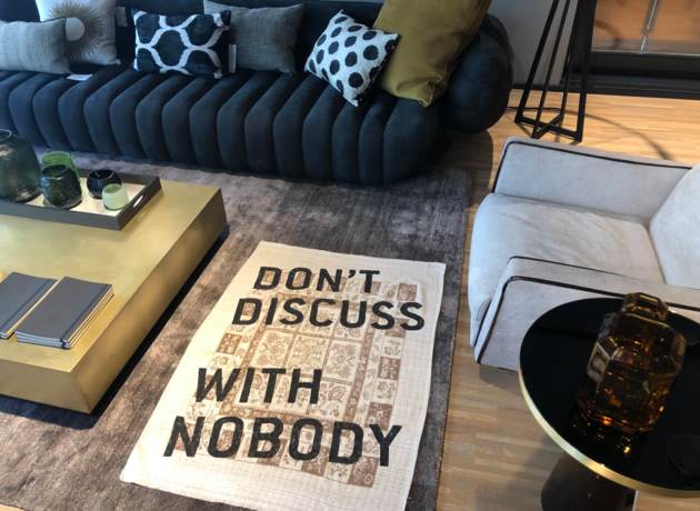 Don't discuss with nobody Don't discuss with nobody