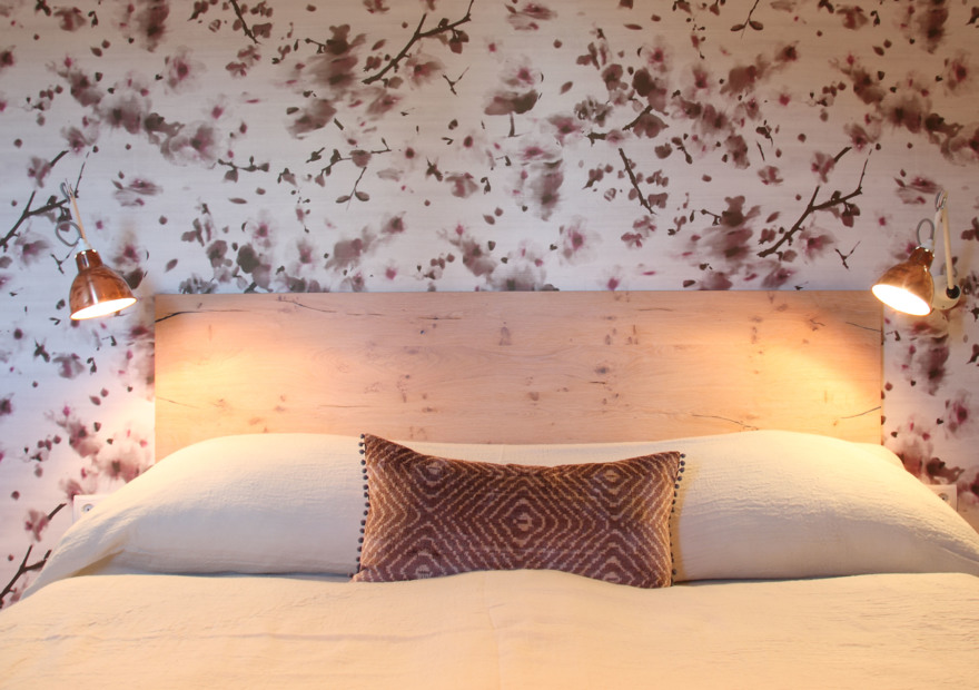roomservice Schlafzimmer Tapete elitis leuchten DWC Lampe gras